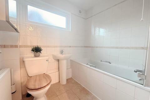 undefined, Glencairn Drive, W5