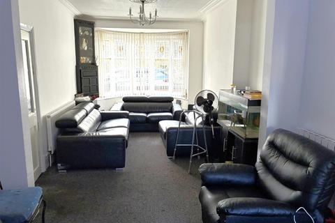 4 bedroom terraced house for sale, St. Saviours Road, Spinney Hills, Leicester