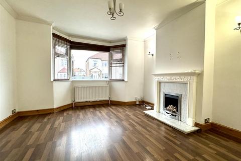 3 bedroom semi-detached house to rent, Stevedale Road, Welling DA16