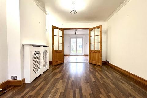 3 bedroom semi-detached house to rent, Stevedale Road, Welling DA16