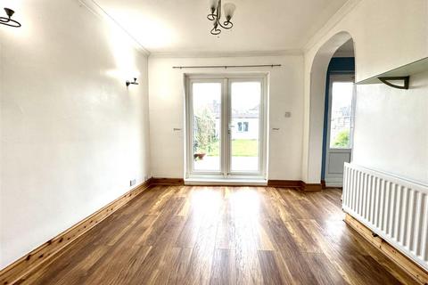 3 bedroom semi-detached house to rent, Stevedale Road, Welling DA16