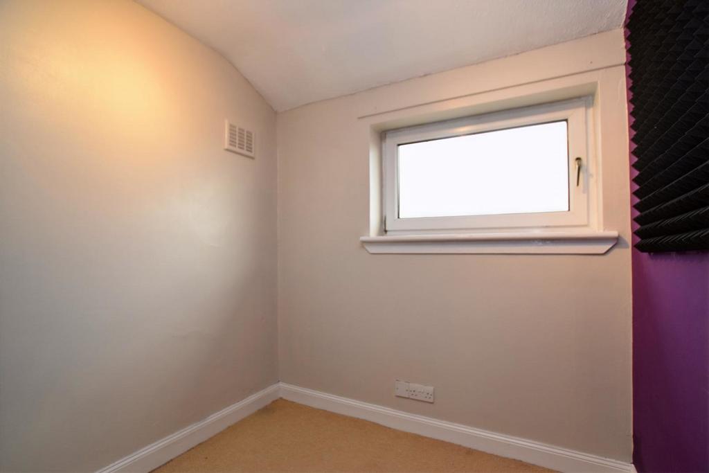 24 Mossdale, Heathhall, Dumfries, DG1 3 RG - Grieve