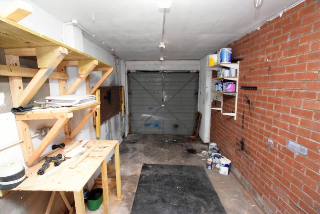 24 Mossdale, Heathhall, Dumfries, DG1 3 RG - Grieve
