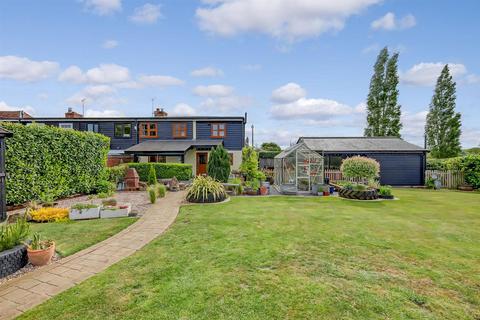3 bedroom property for sale, Ingatestone Road, Highwood, CM1