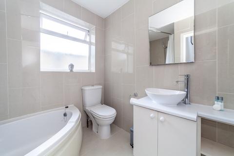 undefined, Hormead Road