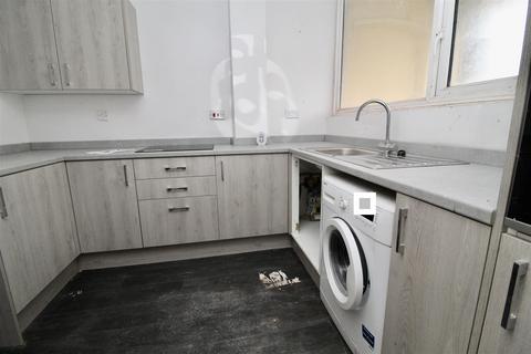3 bedroom flat for sale, Hopwas Grove, Birmingham B37