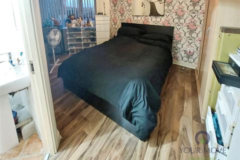 2 bedroom flat for sale, Gough Drive, West Midlands DY4