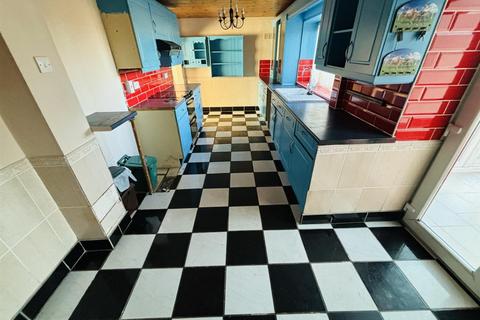undefined, Clare Close, Leamington Spa