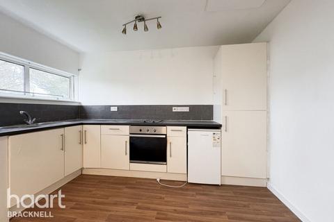 undefined, Great Hollands Square, BRACKNELL