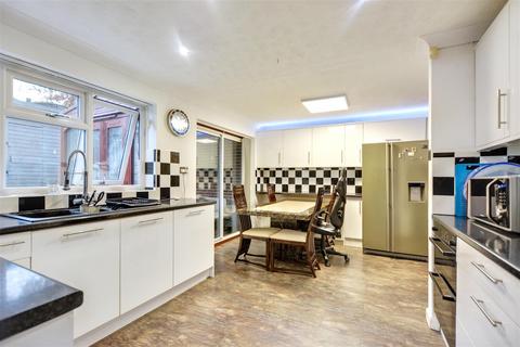 3 bedroom detached house for sale, Cook Drive, Ilkeston