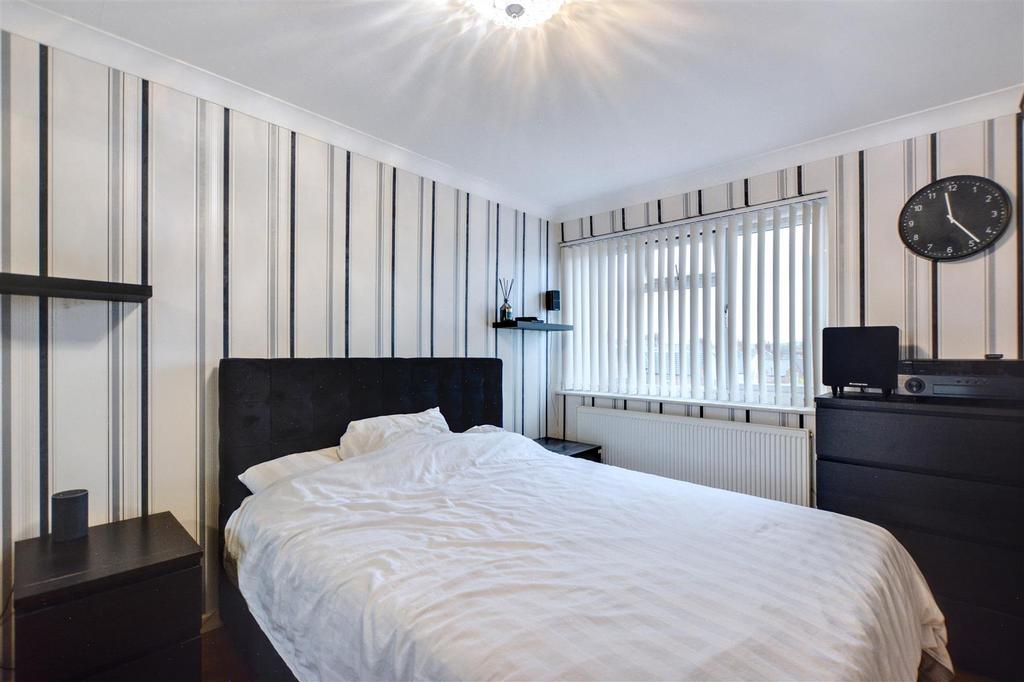 Bedroom 1 1.jpeg