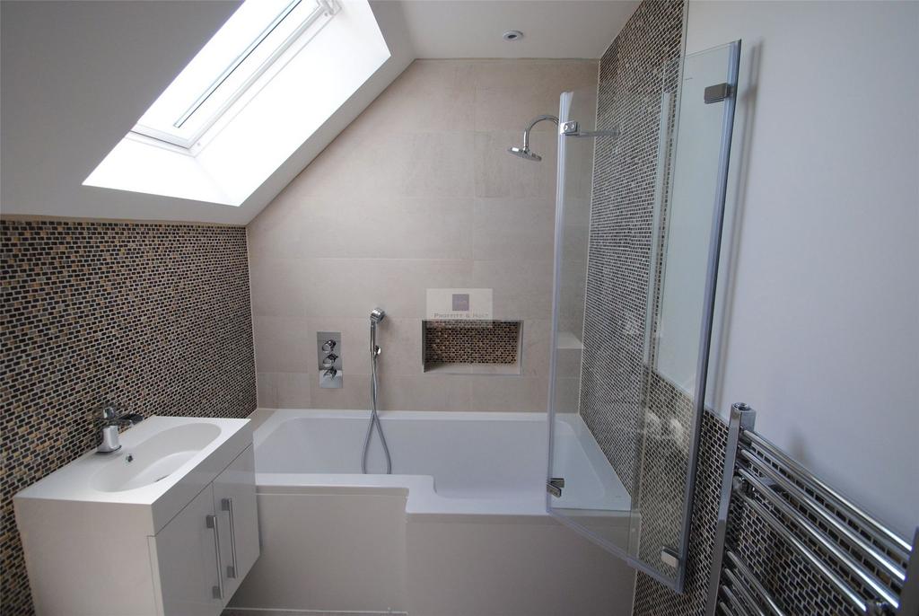 Bedroom 4 Ensuite