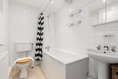 2 bedroom flat to rent, Clapham Road