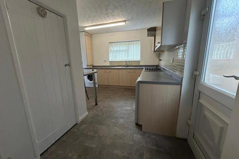 2 bedroom semi-detached house to rent, Brooklands Parade, Wolverhampton WV1