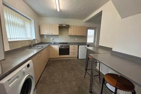 2 bedroom semi-detached house to rent, Brooklands Parade, Wolverhampton WV1