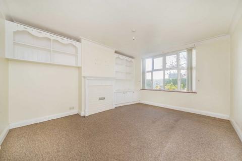 undefined, Upper Sunbury Road, Hampton TW12