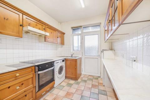 undefined, Upper Sunbury Road, Hampton TW12