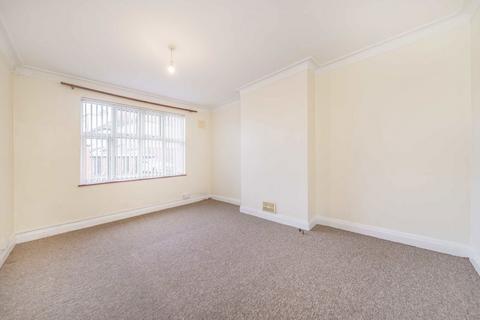 undefined, Upper Sunbury Road, Hampton TW12