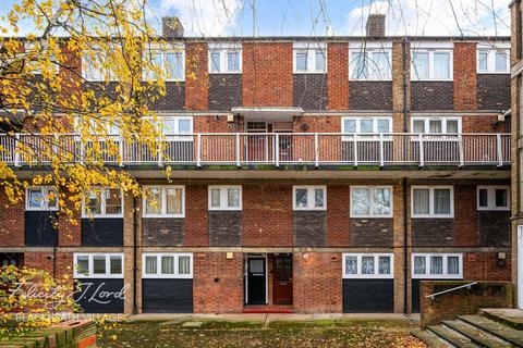 2 bedroom maisonette for sale, Wricklemarsh Road, London
