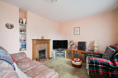 2 bedroom maisonette for sale, Wricklemarsh Road, London