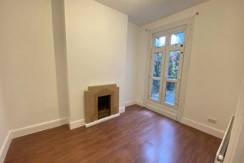 undefined, 3 Bedroom Terraced House – Queens Road, Bounds Green, N11