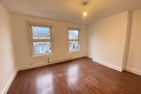 undefined, 3 Bedroom Terraced House – Queens Road, Bounds Green, N11