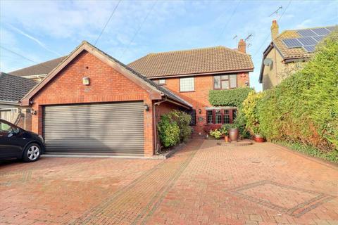 4 bedroom detached house for sale, Clacton on Sea CO15