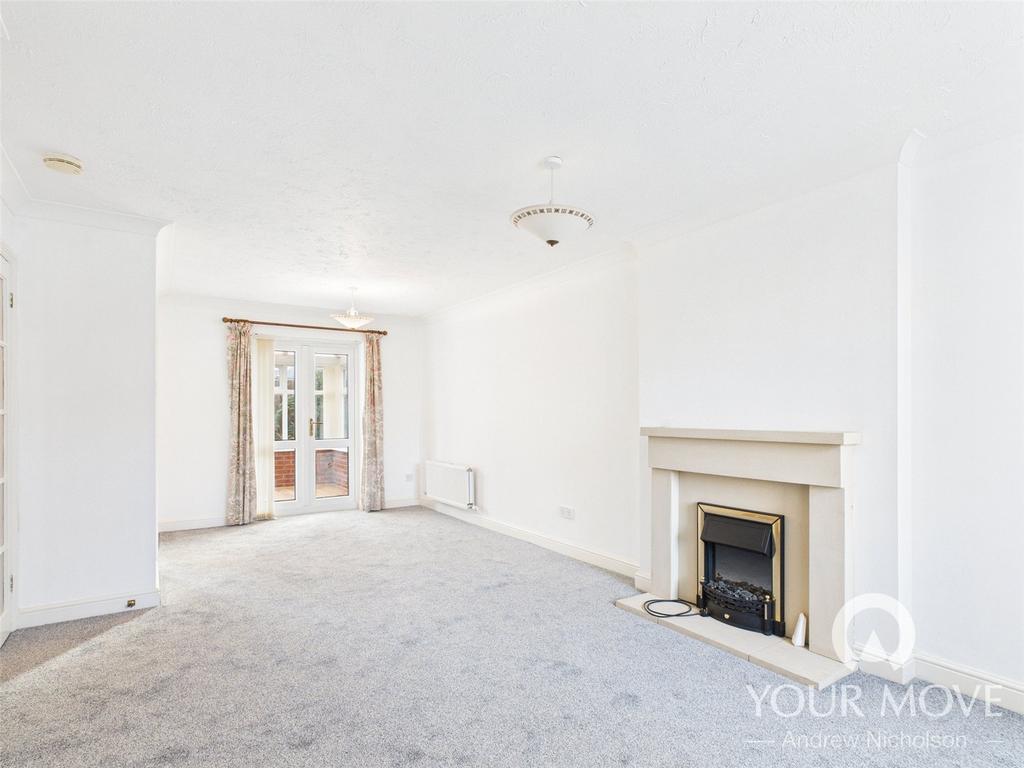Lounge/Dining Room