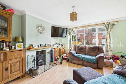 3 bedroom semi-detached house for sale, Tavern Close, Diss