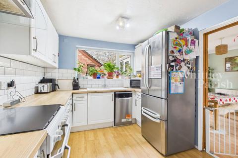 3 bedroom semi-detached house for sale, Tavern Close, Diss