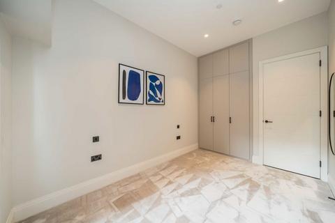 undefined, Selsdon Way, London E14