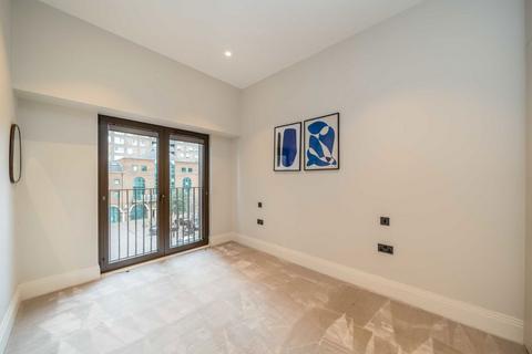 undefined, Selsdon Way, London E14