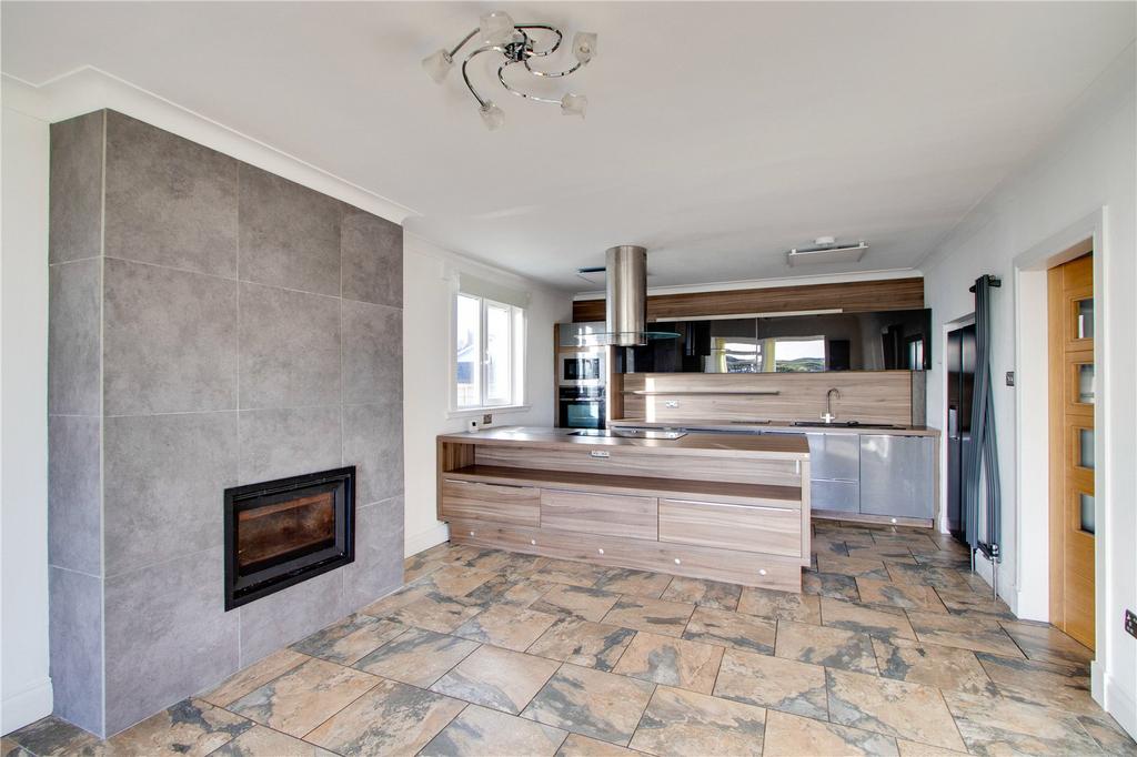 Living Room/Kitchen