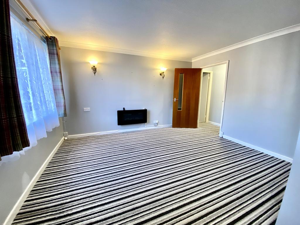 Lounge/Dining Rm