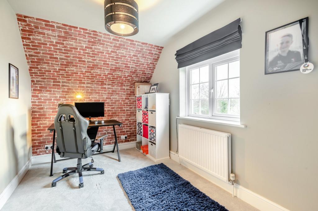 Bedroom 4/Study