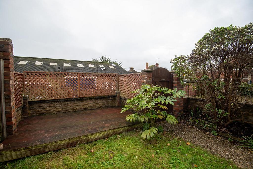 For Sale by Aspire Residential Hurston Closeq