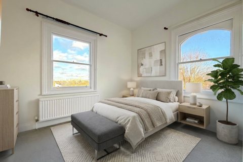 3 bedroom flat to rent, Ferndale Road, Clapham, SW4