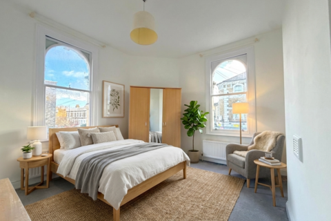 3 bedroom flat to rent, Ferndale Road, Clapham, SW4
