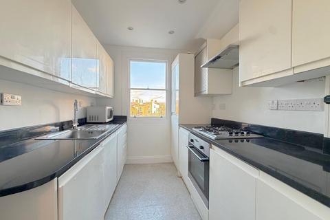 3 bedroom flat to rent, Ferndale Road, Clapham, SW4