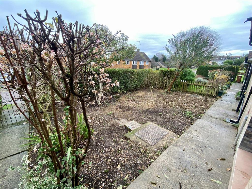 Front Gdn.jpg