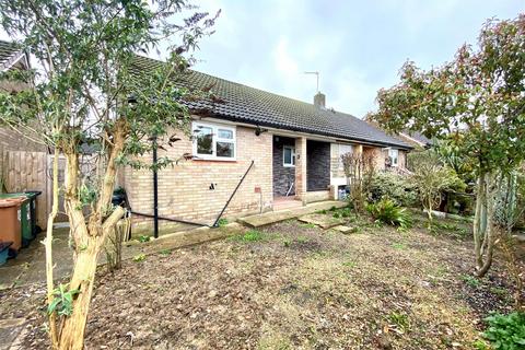 2 bedroom semi-detached bungalow for sale, Gregory Avenue, Potters Bar EN6