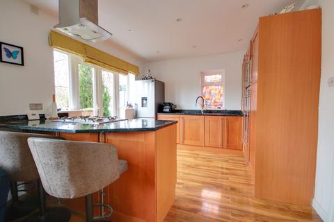 3 bedroom semi-detached house for sale, MIDANBURY! GARAGE! UTILITY! OPEN PLAN LIVING!