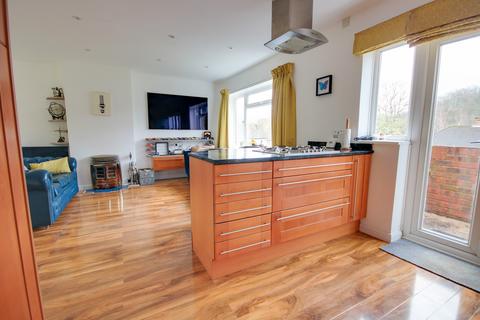 MIDANBURY! GARAGE! UTILITY! OPEN PLAN LIVING!