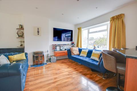 3 bedroom semi-detached house for sale, MIDANBURY! GARAGE! UTILITY! OPEN PLAN LIVING!