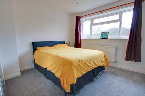 3 bedroom semi-detached house for sale, MIDANBURY! GARAGE! UTILITY! OPEN PLAN LIVING!