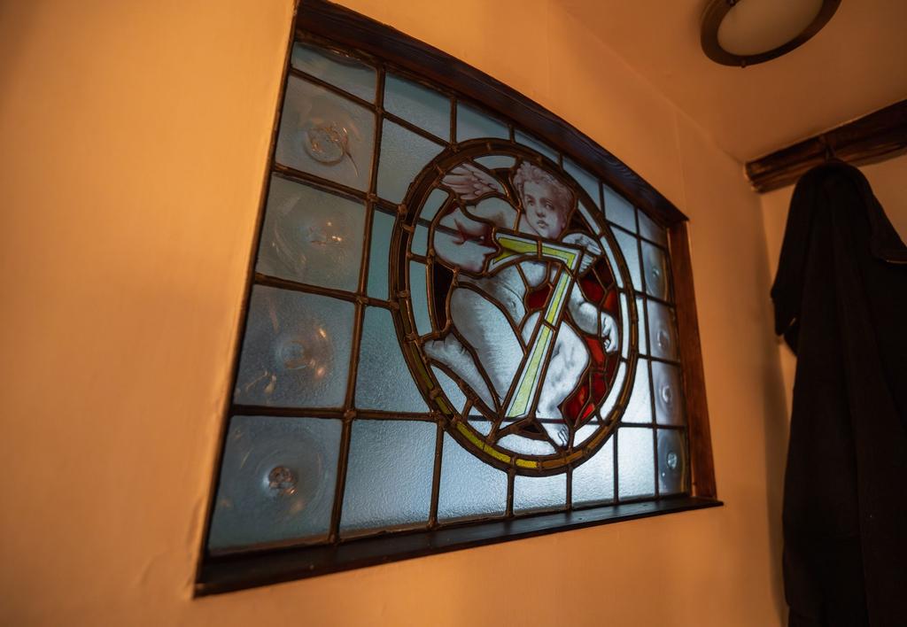 Harley street dental window