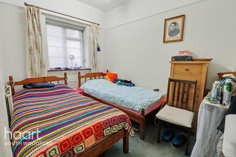 undefined, Malford Court, The Drive