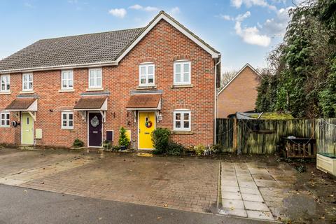 undefined, Lapwing Way, Four Marks GU34