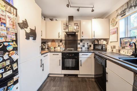 undefined, Lapwing Way, Four Marks GU34