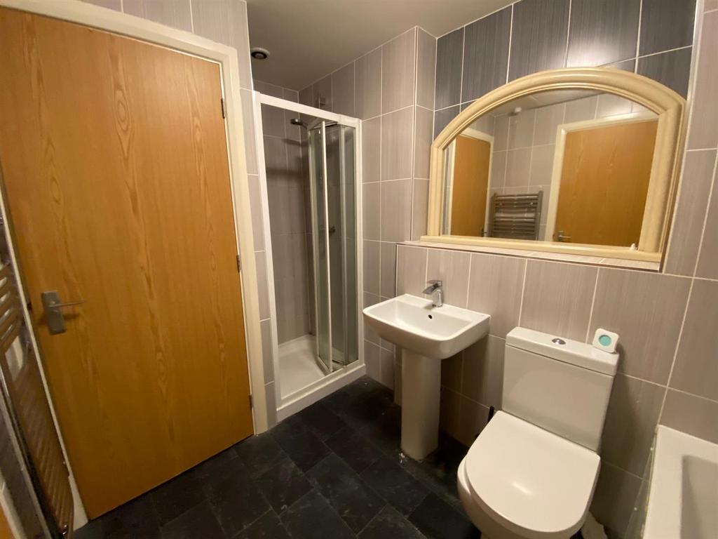 BATHROOM 1.jpg